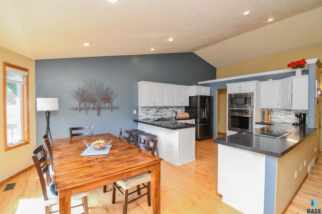 3252 S Grace Ave Avenue, Sioux Falls, SD 57103