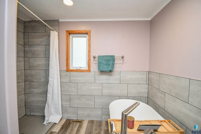 3252 S Grace Ave Avenue, Sioux Falls, SD 57103