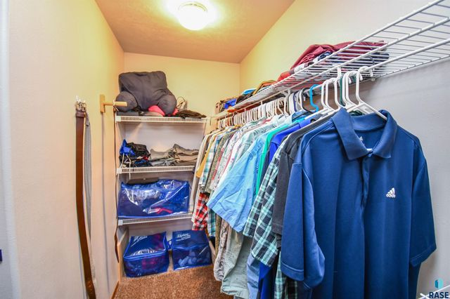3252 S Grace Ave Avenue, Sioux Falls, SD 57103