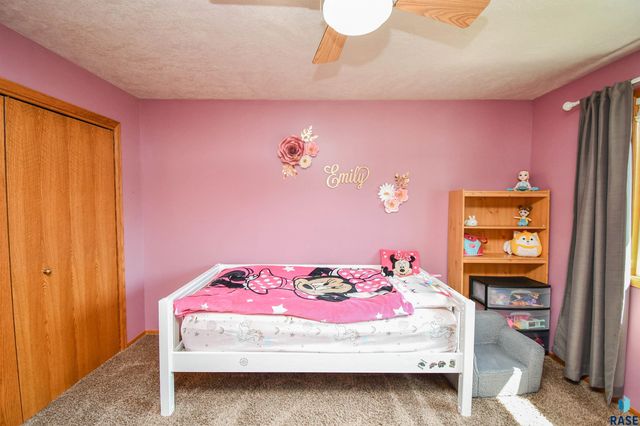 3252 S Grace Ave Avenue, Sioux Falls, SD 57103