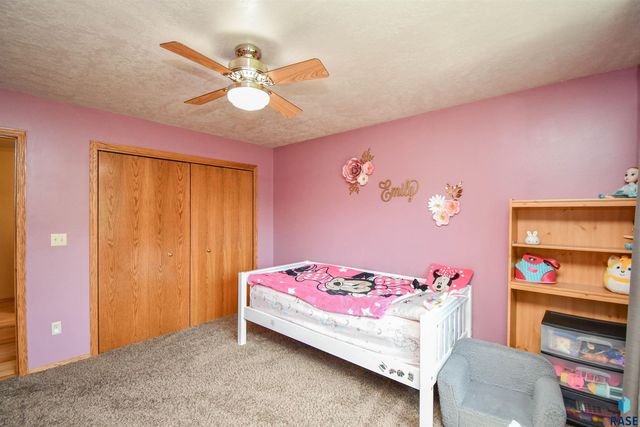 3252 S Grace Ave Avenue, Sioux Falls, SD 57103