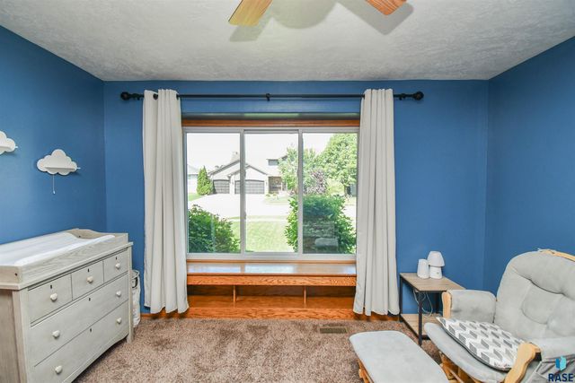 3252 S Grace Ave Avenue, Sioux Falls, SD 57103