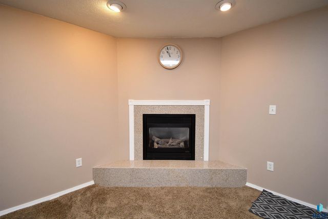 3252 S Grace Ave Avenue, Sioux Falls, SD 57103