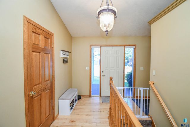 3252 S Grace Ave Avenue, Sioux Falls, SD 57103