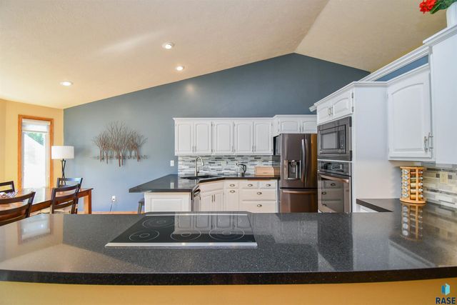 3252 S Grace Ave Avenue, Sioux Falls, SD 57103