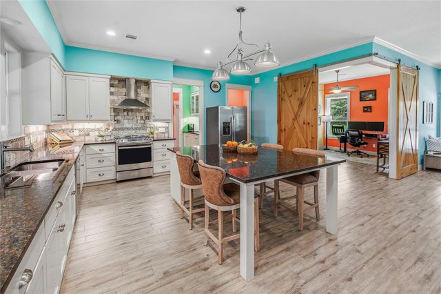 10250 Dogwood Trail, College Station, TX 77845