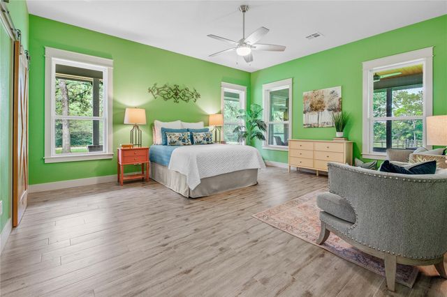10250 Dogwood Trail, College Station, TX 77845