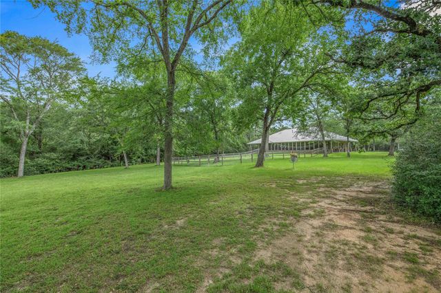 10250 Dogwood Trail, College Station, TX 77845