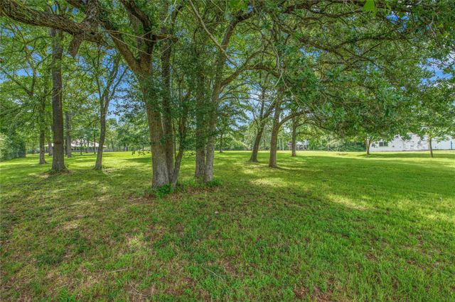 10250 Dogwood Trail, College Station, TX 77845