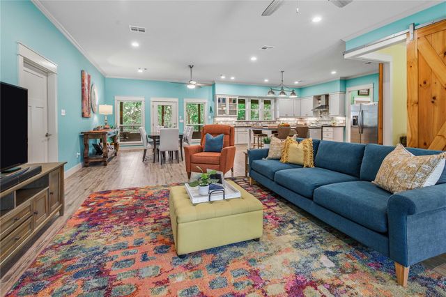 10250 Dogwood Trail, College Station, TX 77845