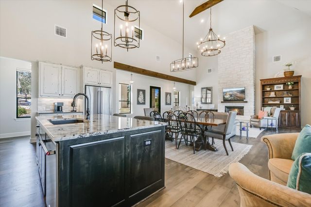 7300 Flagship Park DR, Jonestown, TX 78645