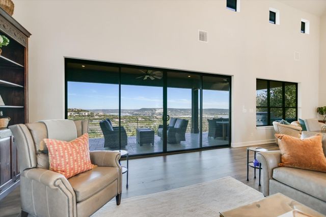 7300 Flagship Park DR, Jonestown, TX 78645