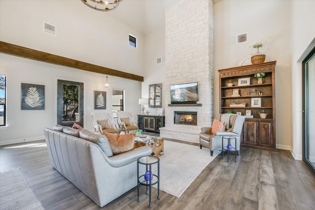 7300 Flagship Park DR, Jonestown, TX 78645