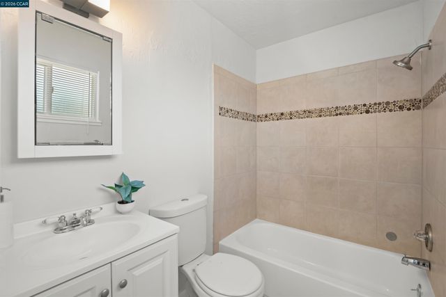 339 S 29th St, Richmond, CA 94804