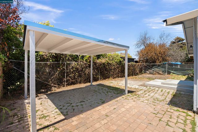 339 S 29th St, Richmond, CA 94804