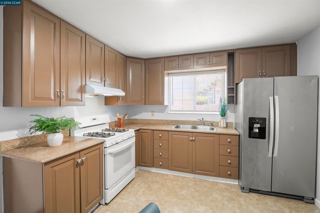 339 S 29th St, Richmond, CA 94804