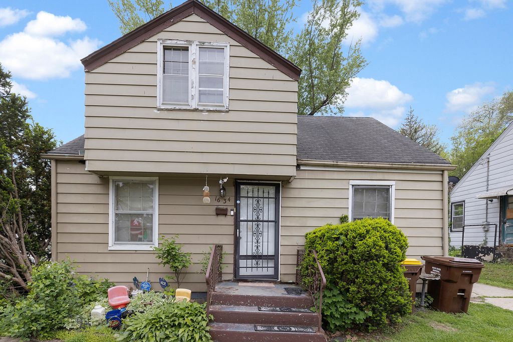 1634 Loomis Street, Rockford, IL 61102