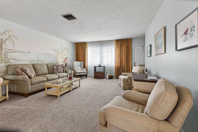 2028 SW 19th Avenue, Boynton Beach, FL 33426