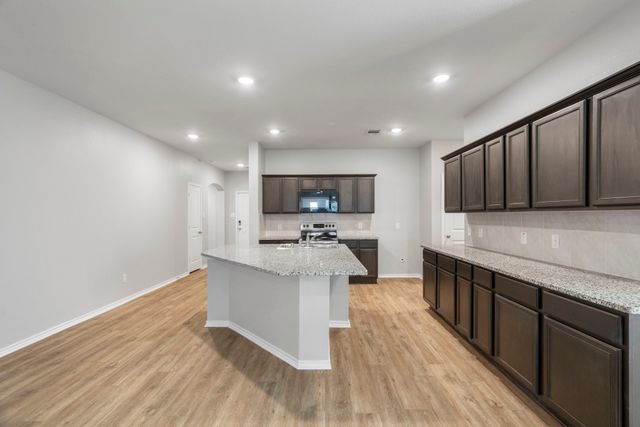 806 Meadow Wood Lane, Princeton, TX 75407