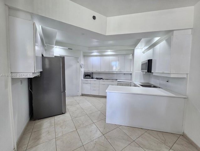 2000 Island Boulevard 606, Aventura, FL 33160