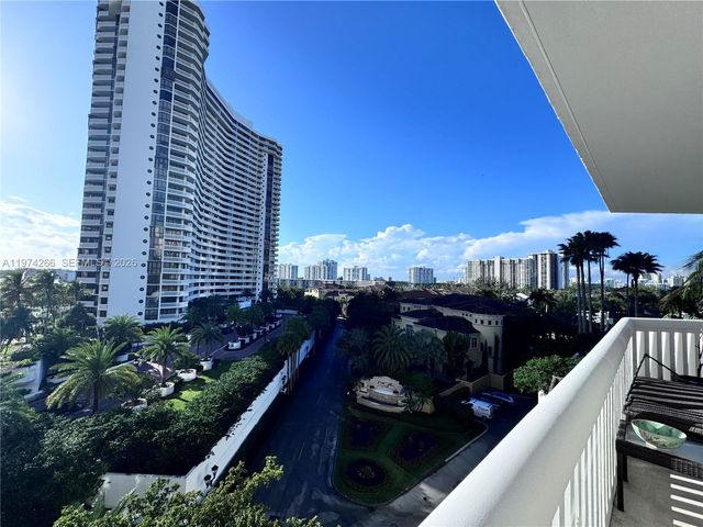 2000 Island Boulevard 606, Aventura, FL 33160