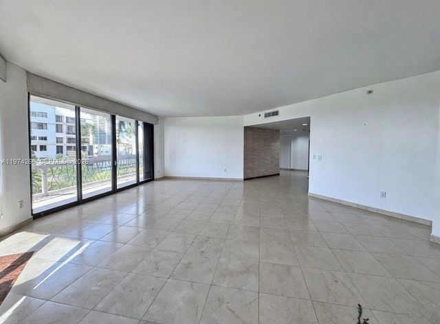 2000 Island Boulevard 606, Aventura, FL 33160