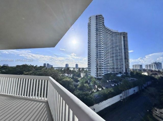 2000 Island Boulevard 606, Aventura, FL 33160