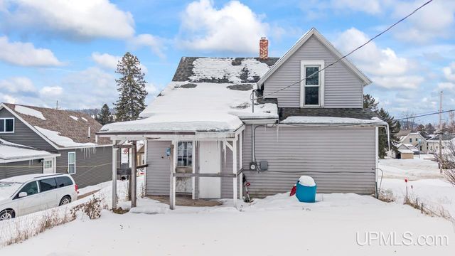 618 E Stanton Street, Iron Mountain, MI 49801