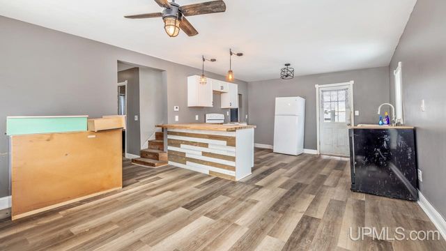 618 E Stanton Street, Iron Mountain, MI 49801