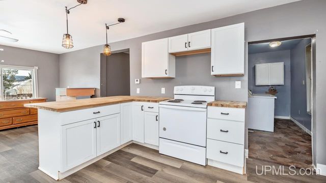 618 E Stanton Street, Iron Mountain, MI 49801
