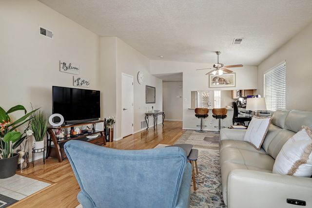 1614 Villa Camilla NE, Albuquerque, NM 87113