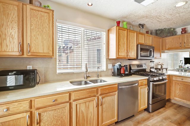 1614 Villa Camilla NE, Albuquerque, NM 87113