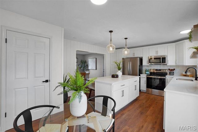 26 Lippizan Road, St Peters, MO 63376