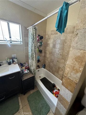 6674 Easton, East Los Angeles, CA 90022