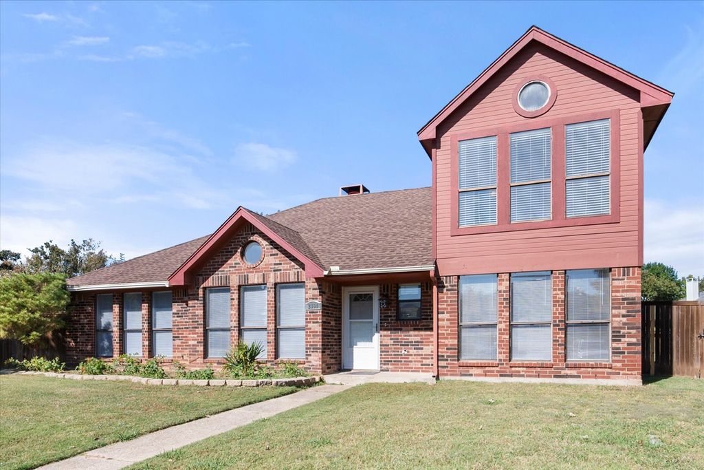 2094 Amber Court, Lewisville, TX 75067