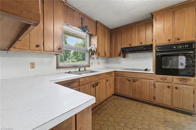 654 Runningbrook Lane, Rural Hall, NC 27045