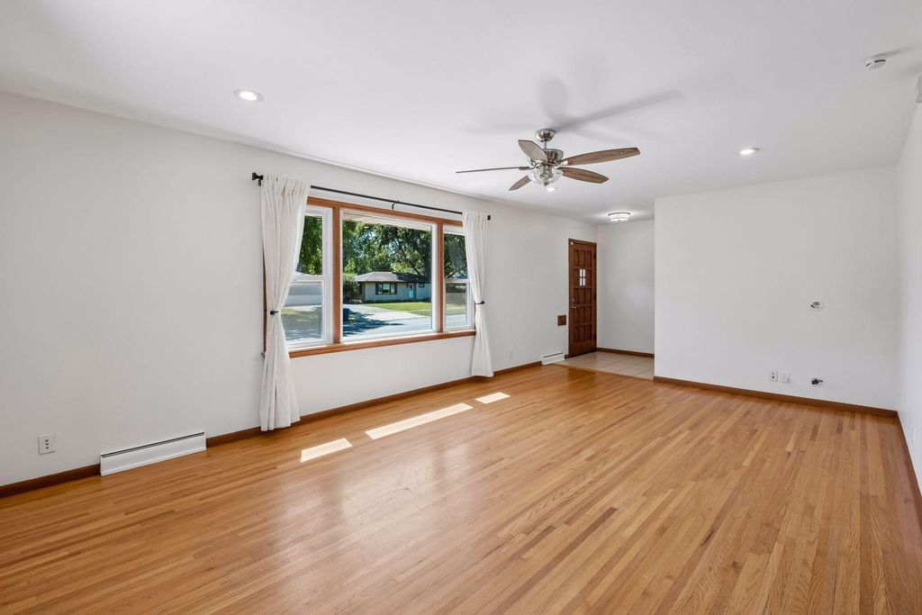 2400 W 110th Street, Bloomington, MN 55431 — photo 4
