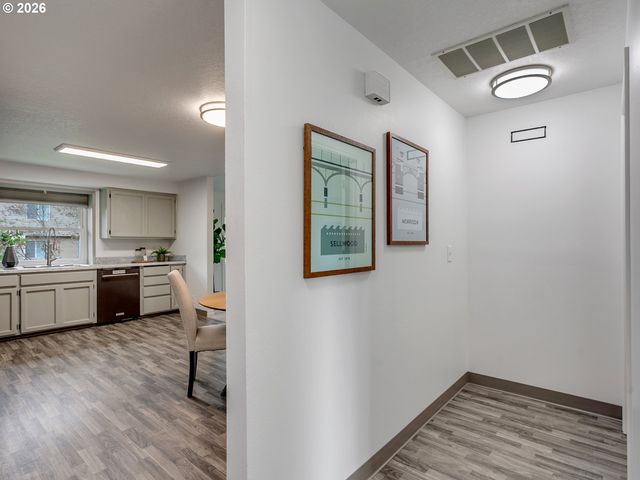 8520 Sw MONTICELLO St, Beaverton, OR 97008