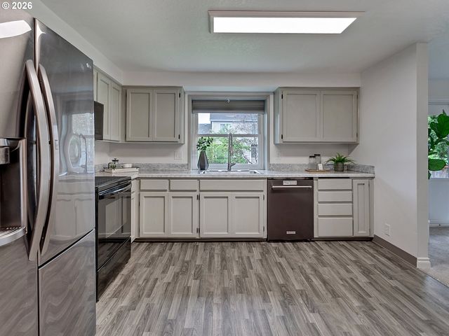 8520 Sw MONTICELLO St, Beaverton, OR 97008