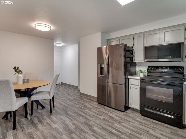 8520 Sw MONTICELLO St, Beaverton, OR 97008