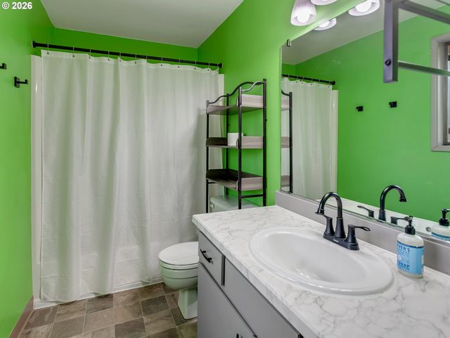 8520 Sw MONTICELLO St, Beaverton, OR 97008