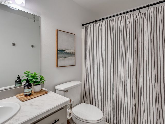 8520 Sw MONTICELLO St, Beaverton, OR 97008