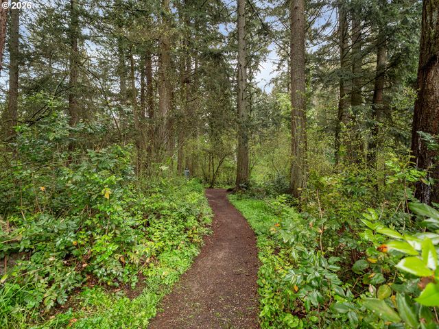 8520 Sw MONTICELLO St, Beaverton, OR 97008