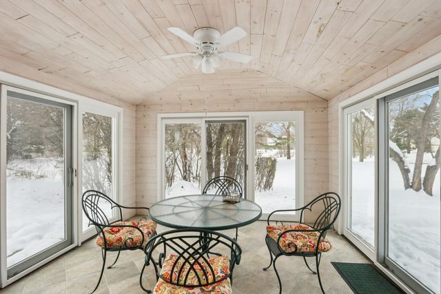 690 Dunhill Drive, Buffalo Grove, IL 60089