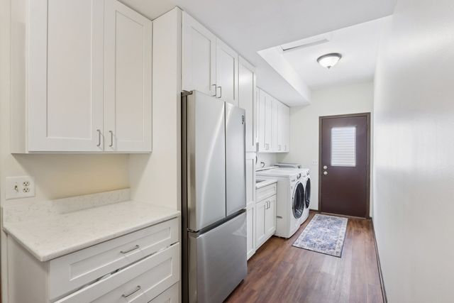 690 Dunhill Drive, Buffalo Grove, IL 60089