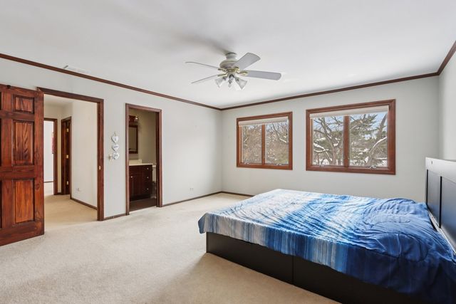 690 Dunhill Drive, Buffalo Grove, IL 60089