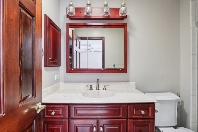 690 Dunhill Drive, Buffalo Grove, IL 60089