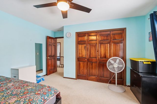 690 Dunhill Drive, Buffalo Grove, IL 60089