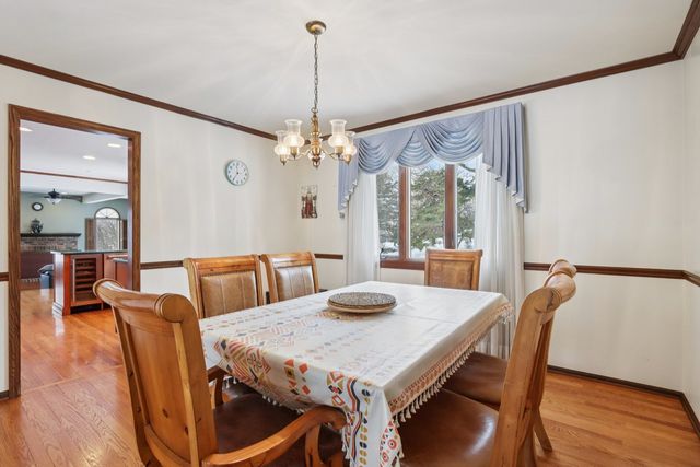 690 Dunhill Drive, Buffalo Grove, IL 60089