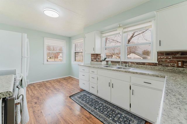 903 SMITH STREET, New London, WI 54961